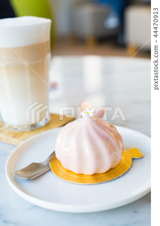 法式 日式 甜點 蛋糕 覆盆莓 生乳酪塔 蔓越莓 草莓 咖啡 拿鐵 茶 飲料 高級下午茶 44470913