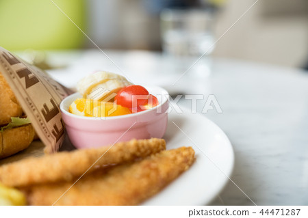 早上中旬,包括滑,可愛,聖明治,Mizuhana。這是浪漫的浪漫詩句。當地的日本,優雅的鄉間別墅。 早上中旬,包括滑,可愛,聖明治,Mizuhana。這是浪漫的浪漫詩句。當地的日本,優雅的鄉間別墅。 44471287
