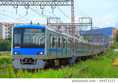 4000 form to pass through the countryside 44471313