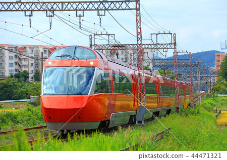 GSE浪漫汽車穿過鄉村 44471321