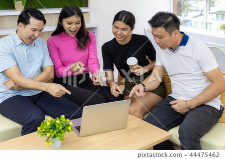 Freelance team celebrate Freelance team celebrate 44475462