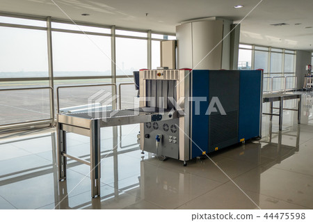 X-ray scanner baggage and metal detectors 44475598