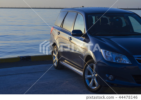 Morning glow and cars Morning glow and cars 44478146