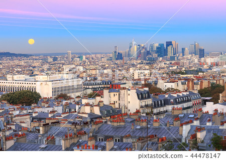Sunrise in Paris, France Sunrise in Paris, France 44478147