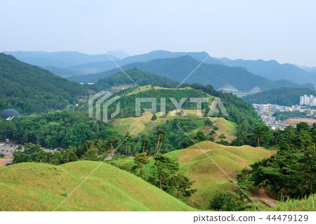 Goryeong Jisanri古墳群,高靈郡,慶尚道 Goryeong Jisanri古墳群,高靈郡,慶尚道 44479129