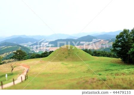 Goryeong Jisanri古墳群,高靈郡,慶尚道 Goryeong Jisanri古墳群,高靈郡,慶尚道 44479133