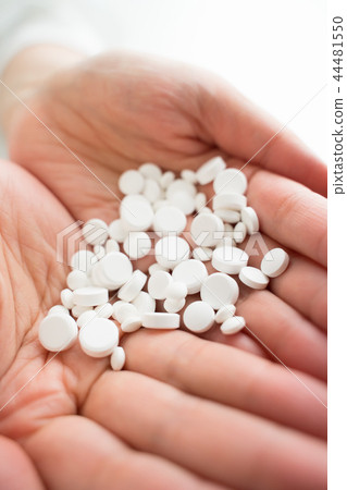 Drug overdose, overdose, OTC drugs Drug overdose, overdose, OTC drugs 44481550