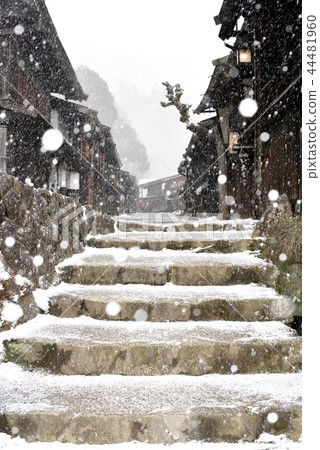 中冬風光雪域散射tsukinoku 4周圍的神奇配偶 照片素材 圖片 圖庫