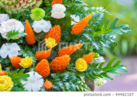 Carving fruit patterned is Thailand's art. 44482187