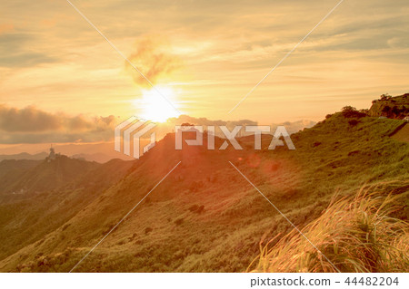 a Kowloon Peak or Fei Ngor Shan sunset view at hk a Kowloon Peak or Fei Ngor Shan sunset view at hk 44482204