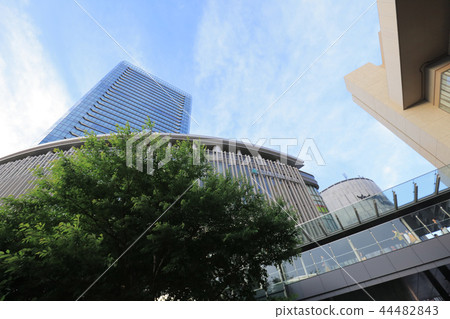 a major railway station in the Umeda district. 44482843