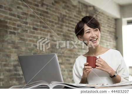 女士商務電腦 女士商務電腦 44483207