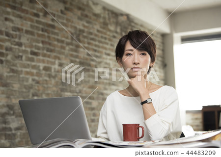 Ladies Business PC Ladies Business PC 44483209