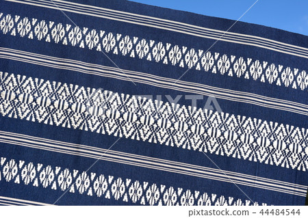 Japanese style image material, trendy Hakata obi, blue sky background 44484544