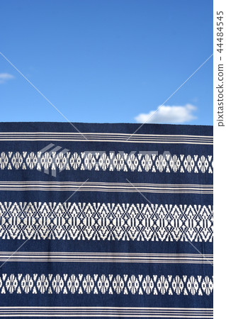 Japanese style image material, trendy Hakata obi, blue sky background 44484545
