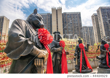 Hong Kong Huang Tai Shen Statue of Twelve Zodiac 44484929