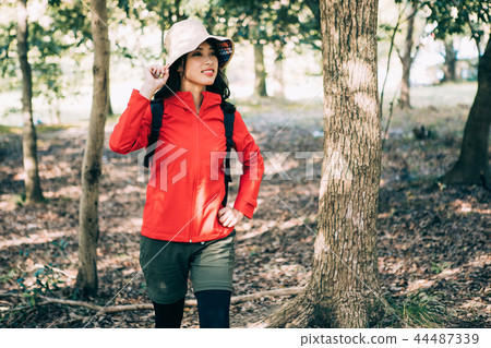 Woman to climb Woman to climb 44487339