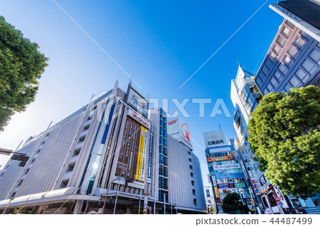 A scene in front of Shibuya TOKYU DEPARTMENT STORE main store A scene in front of Shibuya TOKYU DEPARTMENT STORE main store 44487499