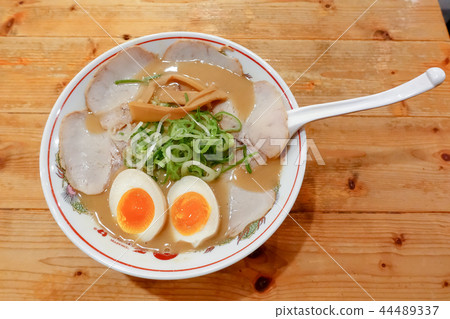 Hand-Pulled Noodle 44489337