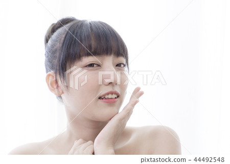 Pamper yourself for beauty time 44492548