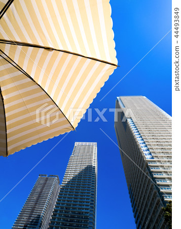 Parasol and tower apartment 44493849