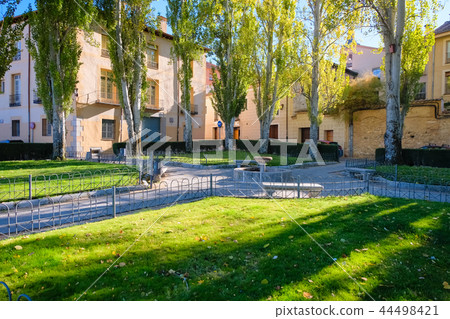 塞戈維亞公園廣場JardíndeMauricio Fromkes 44498421