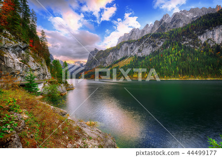 Beautiful view of idyllic colorful autumn 44499177