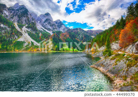 Beautiful view of idyllic colorful autumn scenery Beautiful view of idyllic colorful autumn scenery 44499370