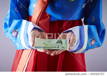 韓國貨幣的Chimacho Gori婦女贏了鈔票 韓國貨幣的Chimacho Gori婦女贏了鈔票 44500787