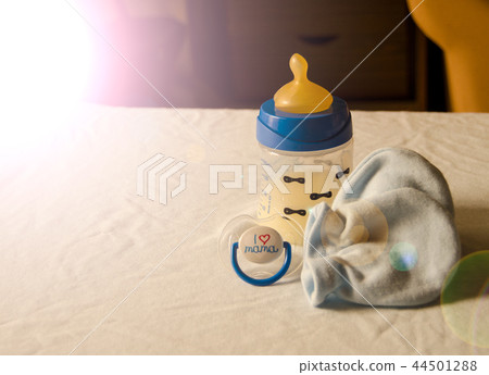 expresed milk 5 days after mother delivered baby,  44501288