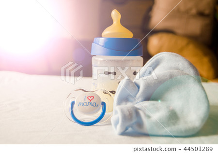expresed milk 5 days after mother delivered baby,  44501289