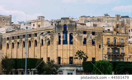 Building in center of Copspicua 44501479