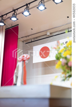 Ceremony image (flag) 44502033