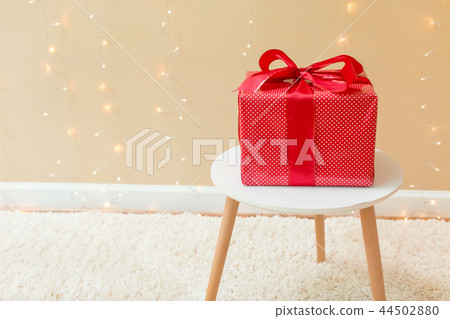 Christmas gift box 44502880