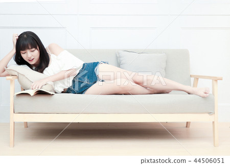 There is an essay on the essay. There is an essay on the essay. 44506051