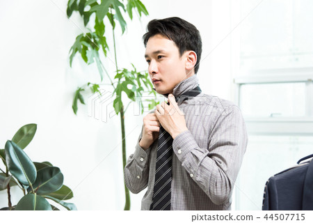 打扮男士(梳妝台,西裝,商人) 打扮男士(梳妝台,西裝,商人) 44507715
