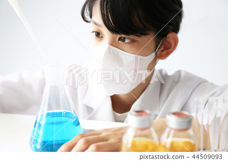 Young researchers to experiment 44509093