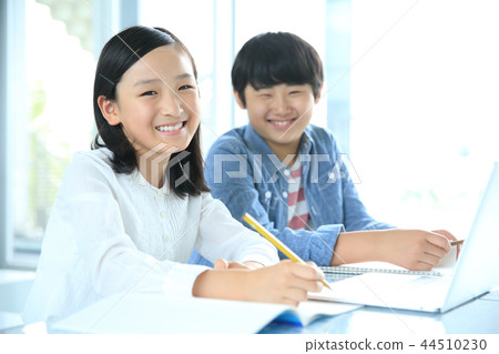 Elementary school student to study Elementary school student to study 44510230