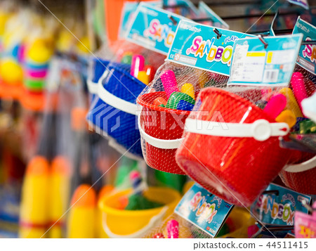 Life store Life store 44511415