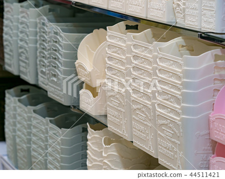 Life store Life store 44511421
