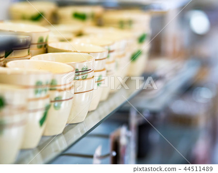 Life store Life store 44511489