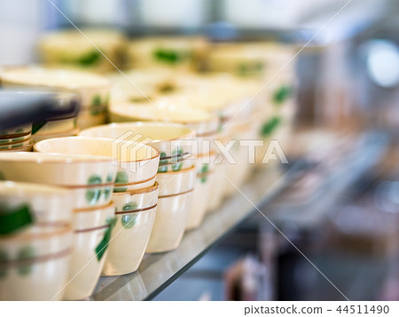 Life store Life store 44511490