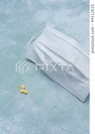 Mask and medicine Mask and medicine 44512619