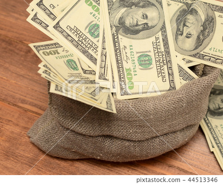 dollars 44513346