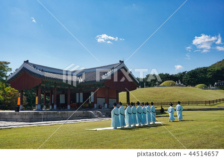 Chosun royal tomb 44514657