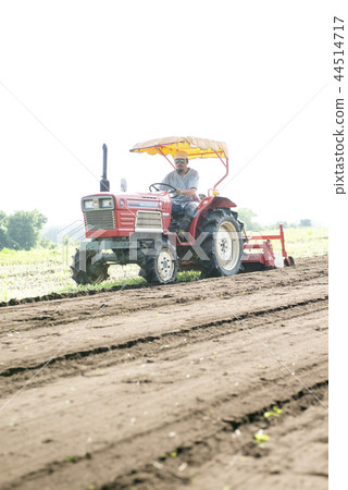 Men who run agriculture 44514717