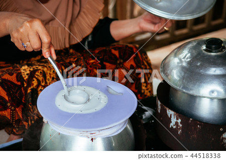 Khao Kriab Yana local snack Ban Nam Chiao, Trat 44518338