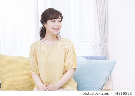 30多歲的女性 30多歲的女性 44519858