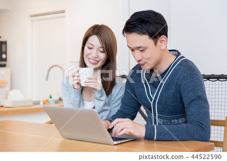 情侶擁抱 情侶擁抱 44522590