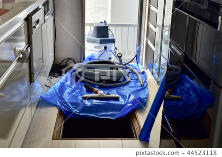 Disaster Countermeasures after inundation Disaster Countermeasures after inundation 44523118